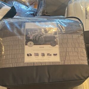 NWT Final Price Clearance $75 Hallmark Gray Comforter Set